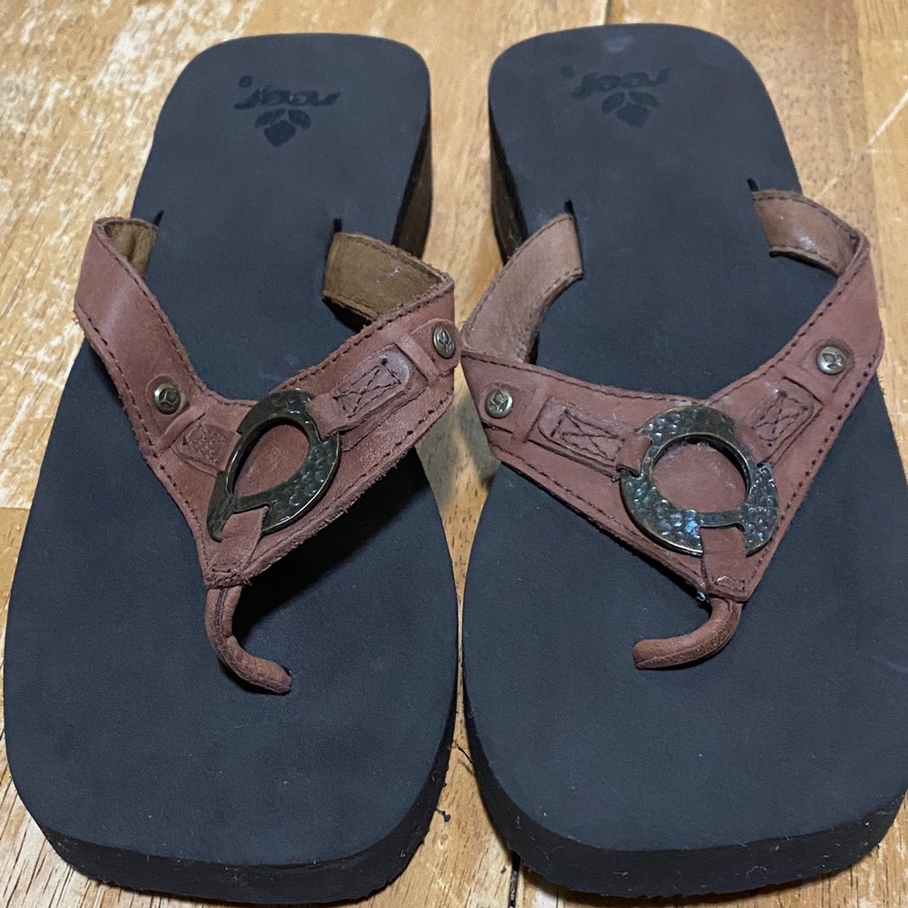 Reef Black and Brown Leather Sandals